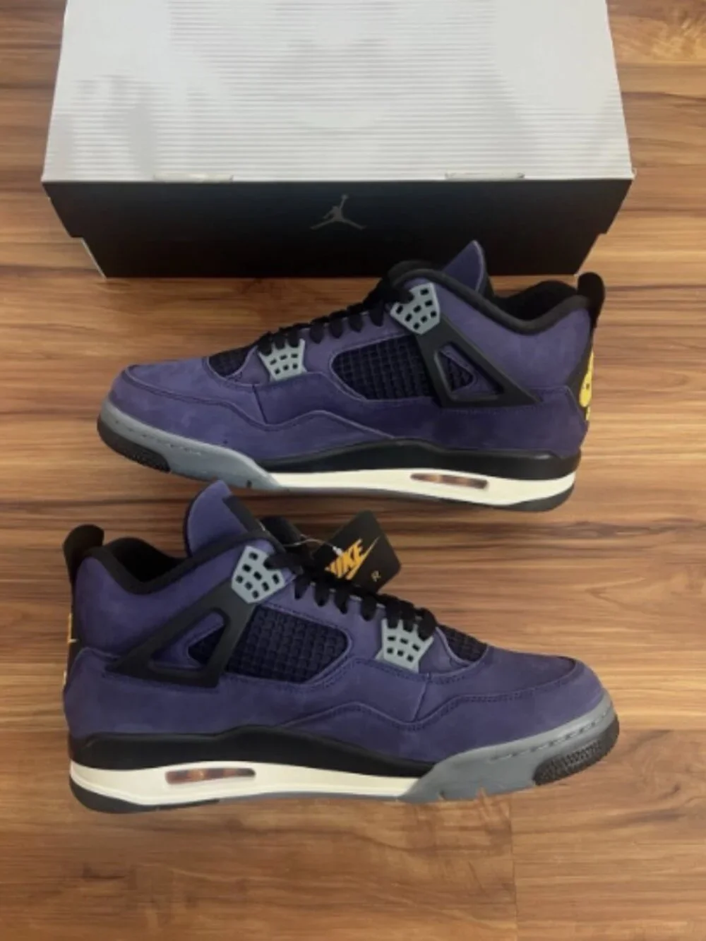 Air Jordan 4 Retro Lakers